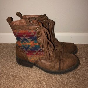 Women’s cool patterned boots